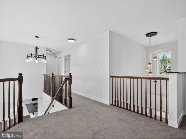 477 NEWLINS RD E, Easton, PA 18040