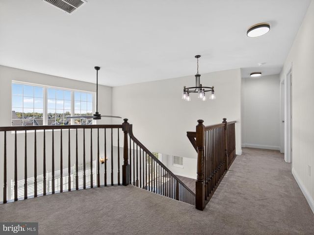 477 NEWLINS RD E, Easton, PA 18040