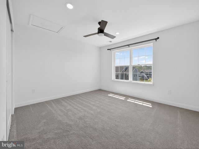 477 NEWLINS RD E, Easton, PA 18040