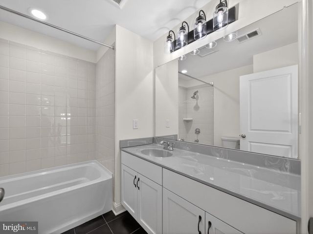 477 NEWLINS RD E, Easton, PA 18040