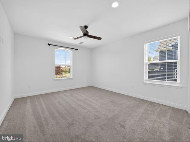 477 NEWLINS RD E, Easton, PA 18040