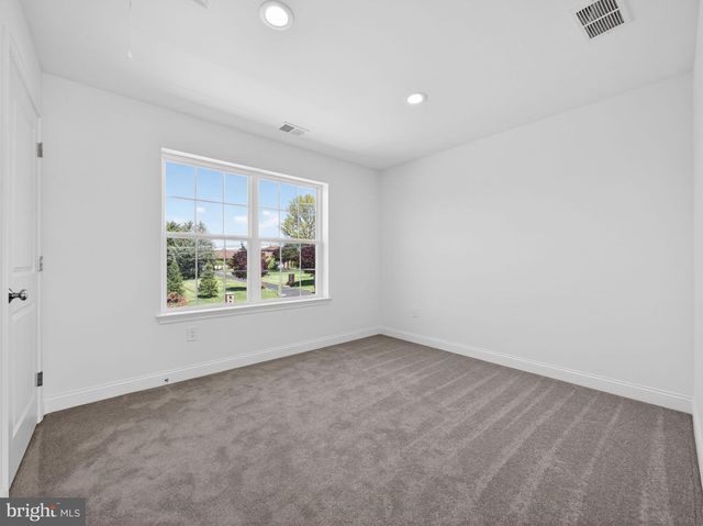 477 NEWLINS RD E, Easton, PA 18040