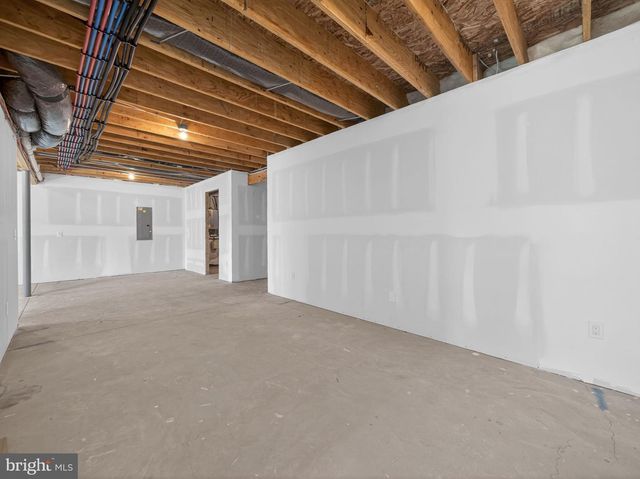 477 NEWLINS RD E, Easton, PA 18040