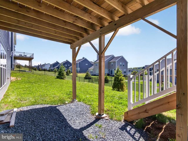 477 NEWLINS RD E, Easton, PA 18040