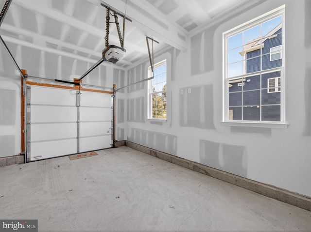 477 NEWLINS RD E, Easton, PA 18040
