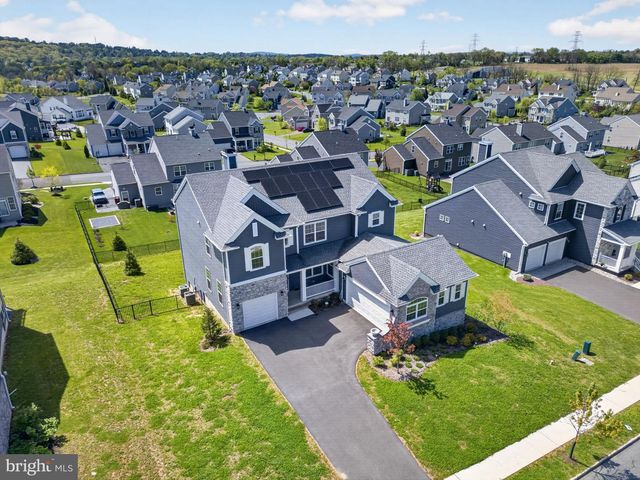 477 NEWLINS RD E, Easton, PA 18040