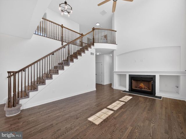 477 NEWLINS RD E, Easton, PA 18040