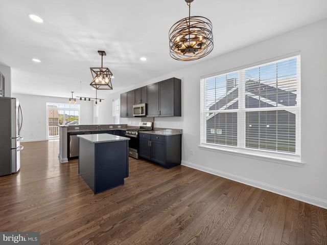 477 NEWLINS RD E, Easton, PA 18040