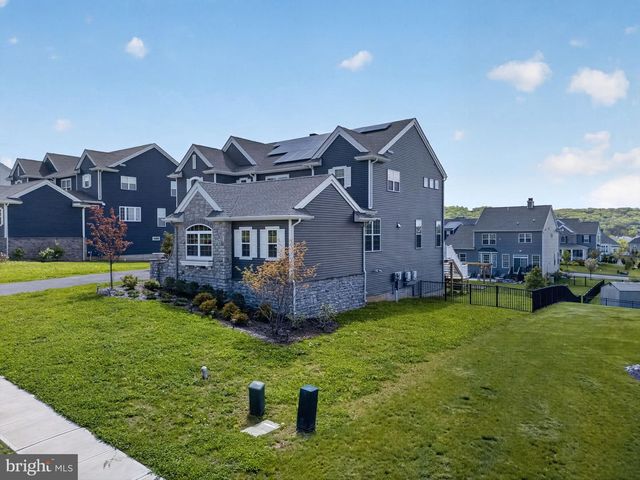 477 NEWLINS RD E, Easton, PA 18040