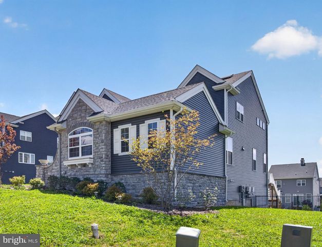477 NEWLINS RD E, Easton, PA 18040