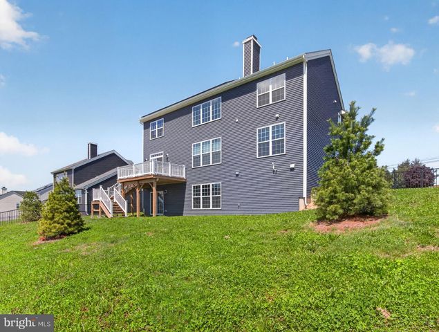 477 NEWLINS RD E, Easton, PA 18040