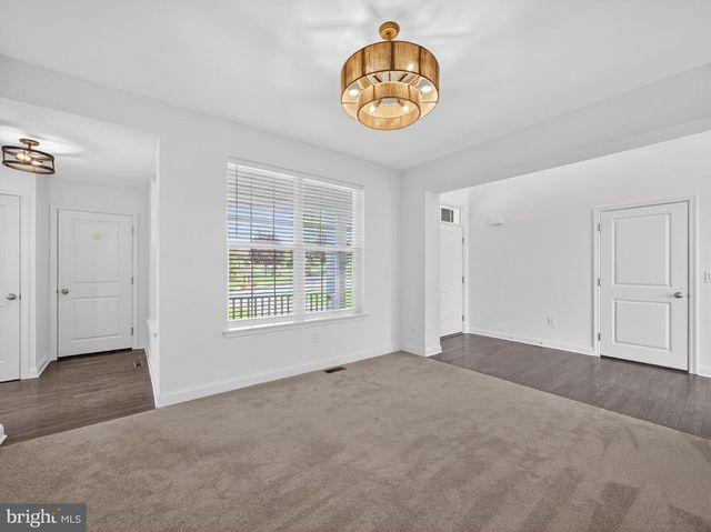 477 NEWLINS RD E, Easton, PA 18040