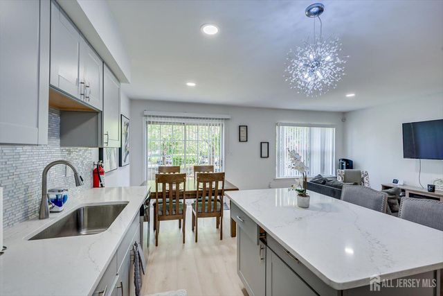 268 Shady Oak Court, Piscataway, NJ 08854