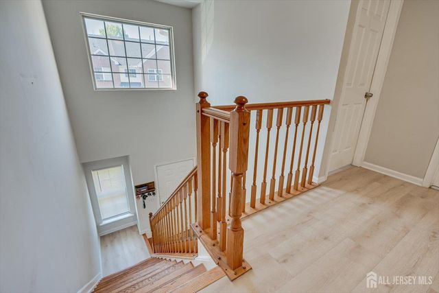 268 Shady Oak Court, Piscataway, NJ 08854