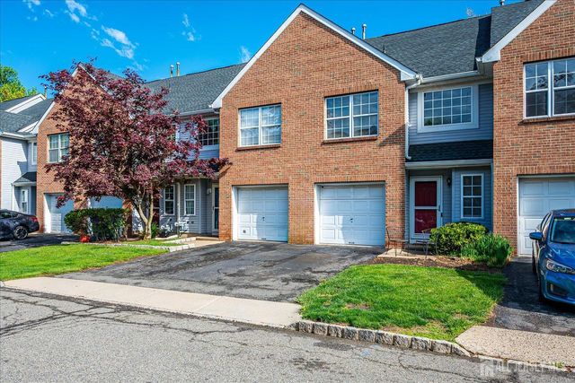 268 Shady Oak Court, Piscataway, NJ 08854