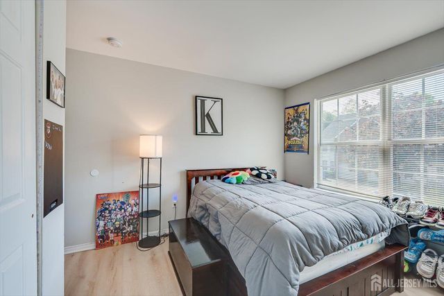 268 Shady Oak Court, Piscataway, NJ 08854