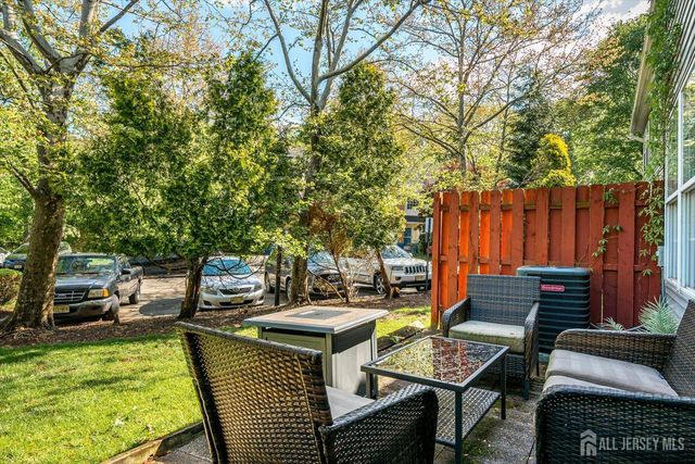 268 Shady Oak Court, Piscataway, NJ 08854