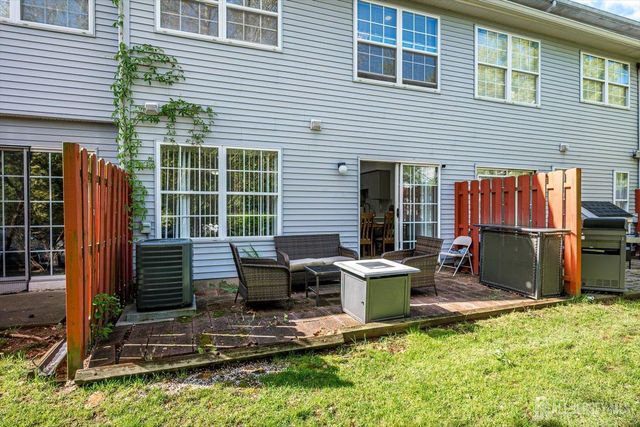 268 Shady Oak Court, Piscataway, NJ 08854