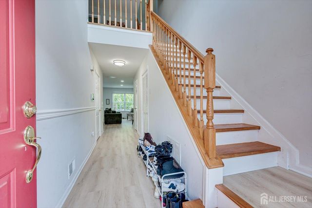 268 Shady Oak Court, Piscataway, NJ 08854