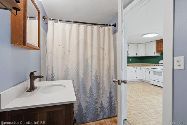3124 Bessie Street, Auburn Hills, MI 48326