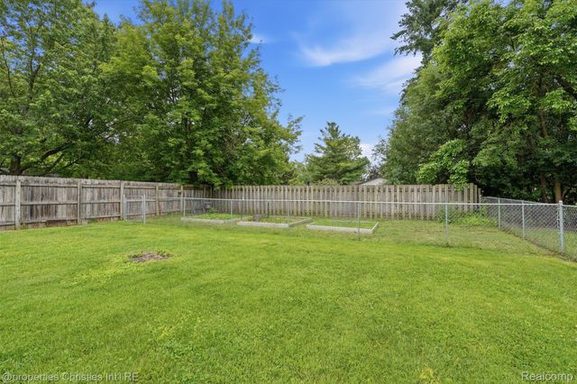 3124 Bessie Street, Auburn Hills, MI 48326