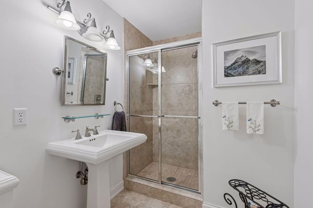 1766 Girard Avenue S 3, Minneapolis, MN 55403