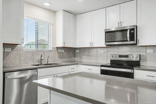 906 Crested Iris, New Braunfels, TX 78130