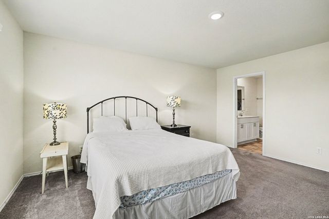 906 Crested Iris, New Braunfels, TX 78130