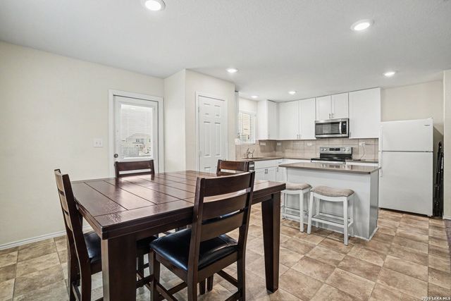 906 Crested Iris, New Braunfels, TX 78130