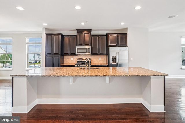 2365 HARMSWORTH DR, Dumfries, VA 22026