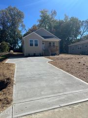 1725 Glenn Street, Burlington, NC 27217