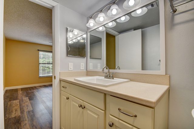 890 N Federal Highway 103, Lantana, FL 33462