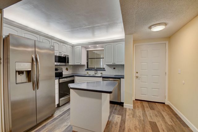 890 N Federal Highway 103, Lantana, FL 33462