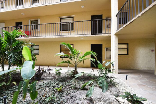 890 N Federal Highway 103, Lantana, FL 33462