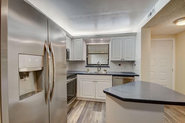890 N Federal Highway 103, Lantana, FL 33462