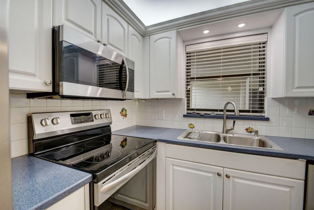 890 N Federal Highway 103, Lantana, FL 33462