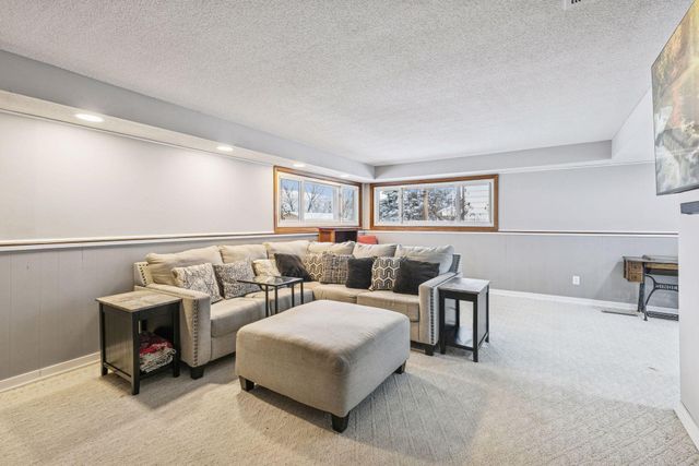 13113 Grand Avenue, Burnsville, MN 55337