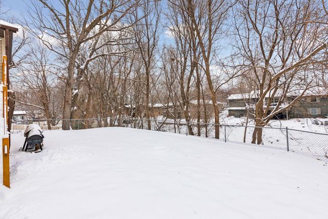 13113 Grand Avenue, Burnsville, MN 55337