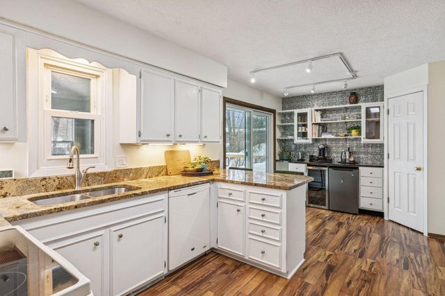 13113 Grand Avenue, Burnsville, MN 55337