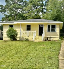 914 Fleetwood Drive, Fayetteville, NC 28305