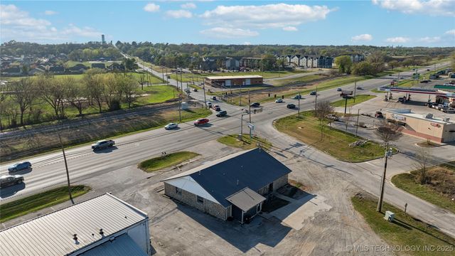 12127 S State Hwy 51 Highway, Coweta, OK 74429