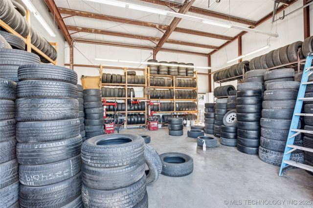 12127 S State Hwy 51 Highway, Coweta, OK 74429