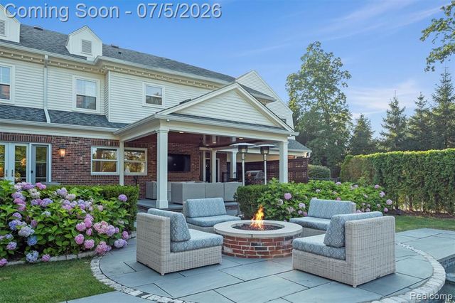 4885 N Harsdale Road, Bloomfield Hills, MI 48302