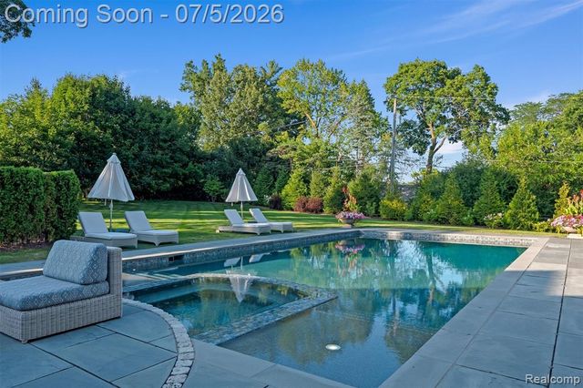 4885 N Harsdale Road, Bloomfield Hills, MI 48302
