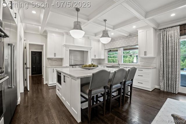 4885 N Harsdale Road, Bloomfield Hills, MI 48302