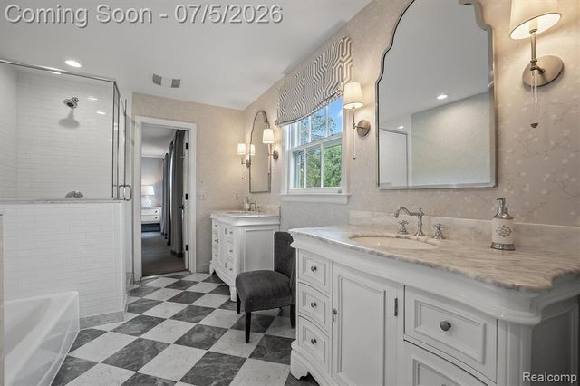4885 N Harsdale Road, Bloomfield Hills, MI 48302