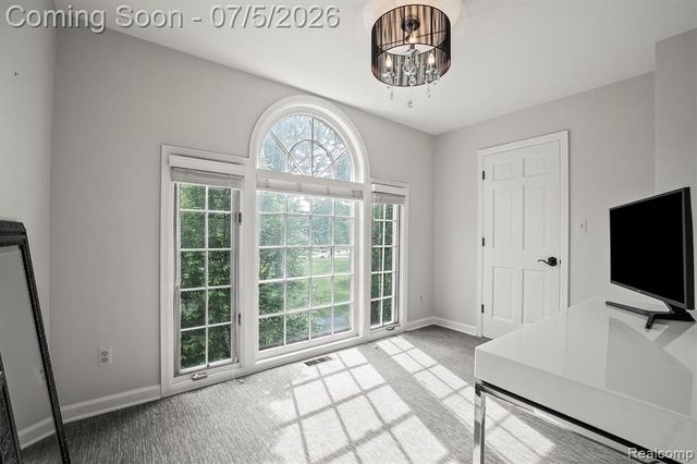 4885 N Harsdale Road, Bloomfield Hills, MI 48302