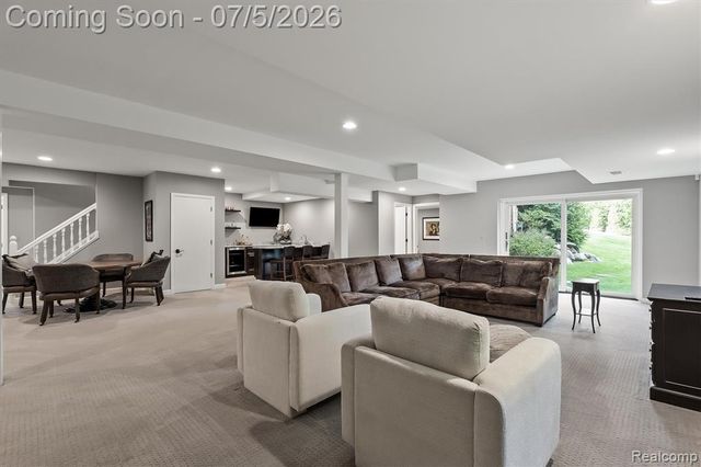 4885 N Harsdale Road, Bloomfield Hills, MI 48302