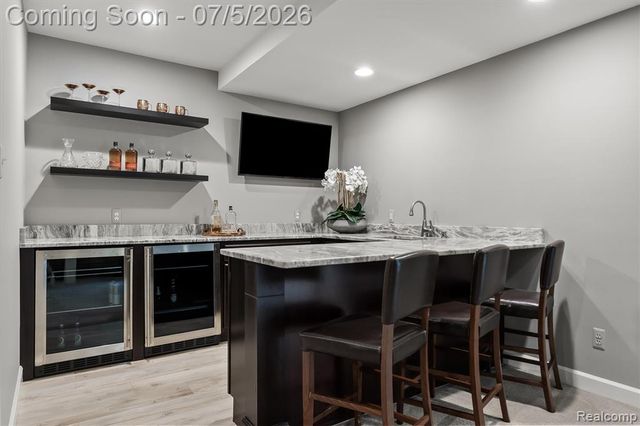 4885 N Harsdale Road, Bloomfield Hills, MI 48302