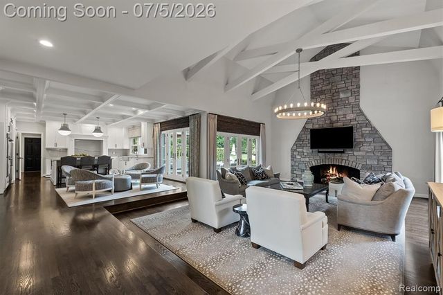 4885 N Harsdale Road, Bloomfield Hills, MI 48302